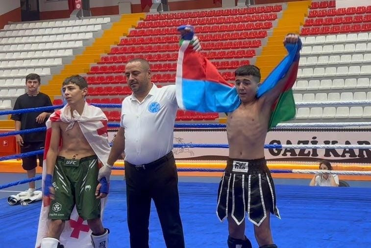 Naxçıvanlı kikboksçular Qarsdan 23 medalla qayıdıblar<font color=red> - FOTOLAR</font>