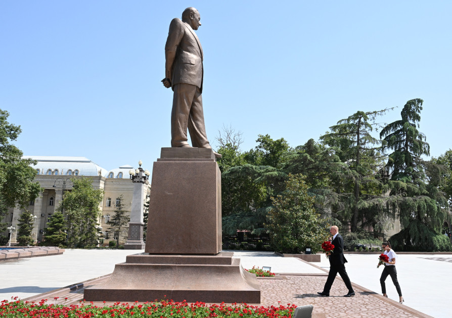 Prezident İlham Əliyev və birinci xanım Mehriban Əliyeva Gəncə şəhərində olublar<font color=red> - FOTOLAR</font>