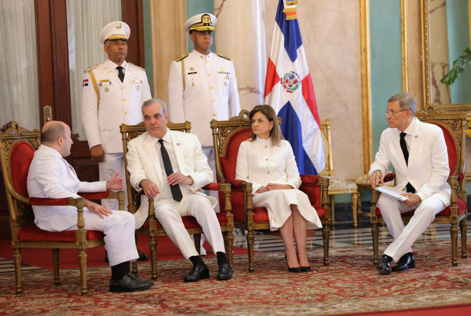 Azərbaycanın səfiri etimadnaməsini Dominikan Prezidentinə təqdim edib<font color=red> - FOTOLAR</font>