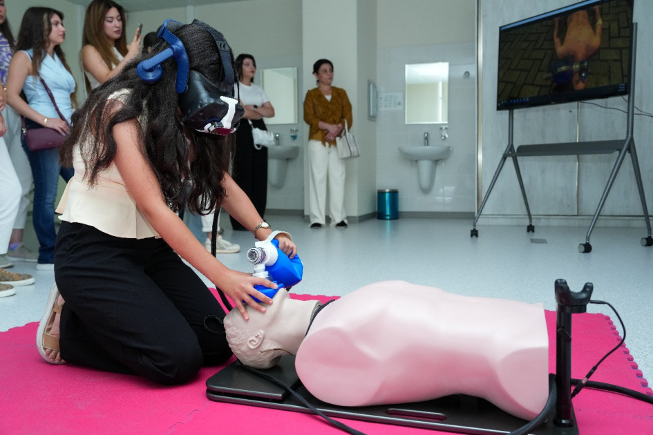 NDU-nun Tibb fakültəsinin heyəti Seçenov adına Birinci Moskva Dövlət Tibb Universitetinin Bakı filialında təlimdə olub<font color=red> - FOTOLAR</font>