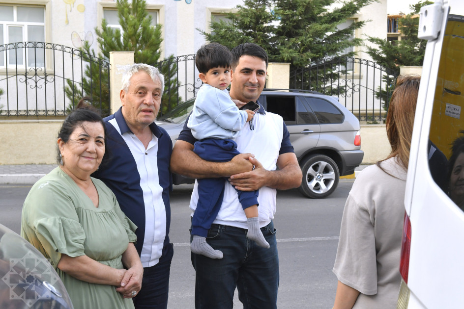 Ağdam rayonunun Xıdırlı kəndinə növbəti köç karvanı yola salınıb<font color=red> - FOTOLAR</font>