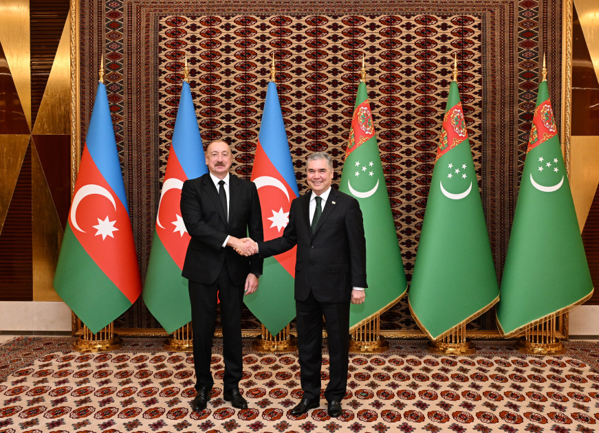 Azərbaycan Prezidenti İlham Əliyevin Türkmənistan Xalq Məsləhətinin sədri ilə təkbətək görüşü olub<font color=red> - FOTOLAR</font>