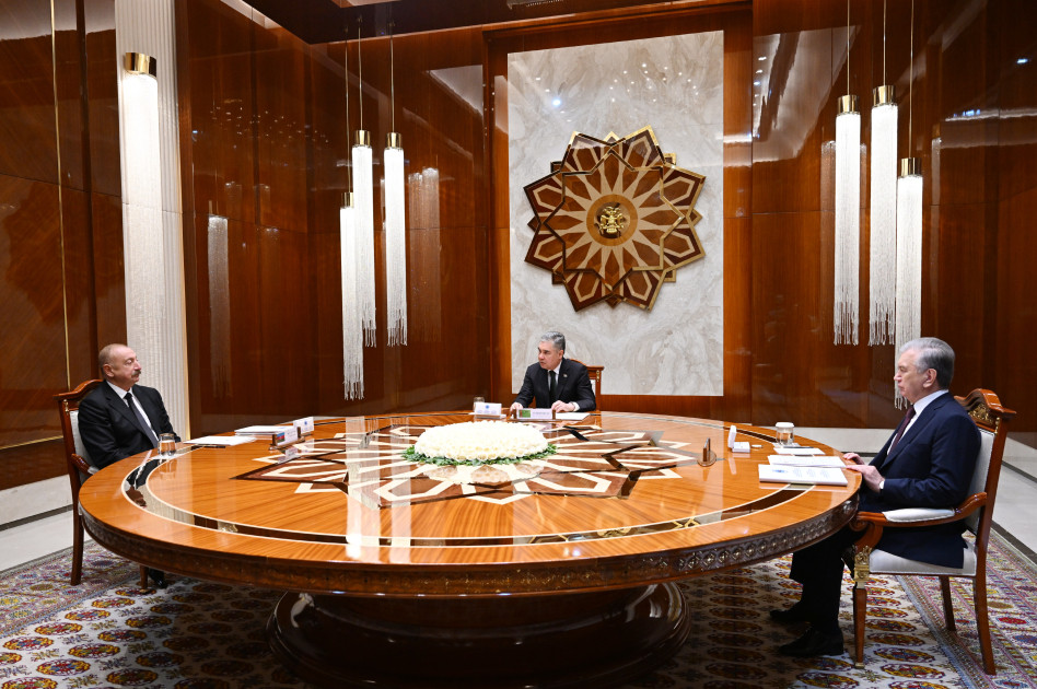 Türkmənistan, Azərbaycan və Özbəkistan arasında yüksəksəviyyəli görüş keçirilib <font color='red'> - YENİLƏNİB 2</font><font color=red> - FOTOLAR</font>