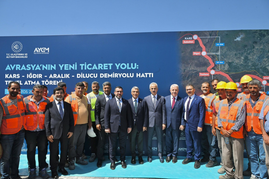 Türkiyədə Qars-Naxçıvan dəmir yolunun tikintisinə start verilib<font color=red> - FOTOLAR</font>