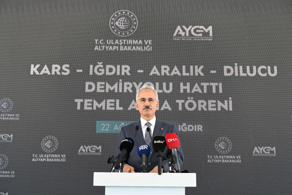 Türkiyədə Qars-Naxçıvan dəmir yolunun tikintisinə start verilib<font color=red> - FOTOLAR</font>