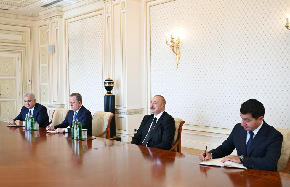 Prezident İlham Əliyev Böyük Britaniya və Şimali İrlandiya Birləşmiş Krallığının dövlət nazirini qəbul edib<font color=red> - FOTOLAR</font>