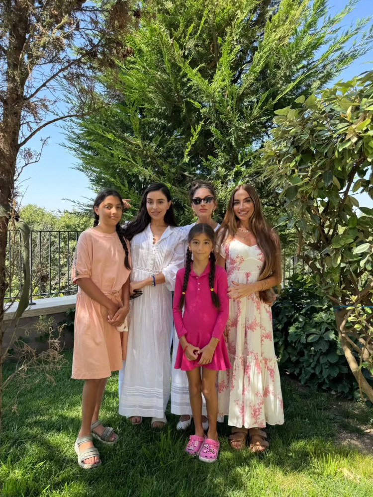 Leyla Əliyeva Mehriban Əliyevanın doğum günü münasibətilə paylaşım edib <font color=red> - FOTOLAR</font>