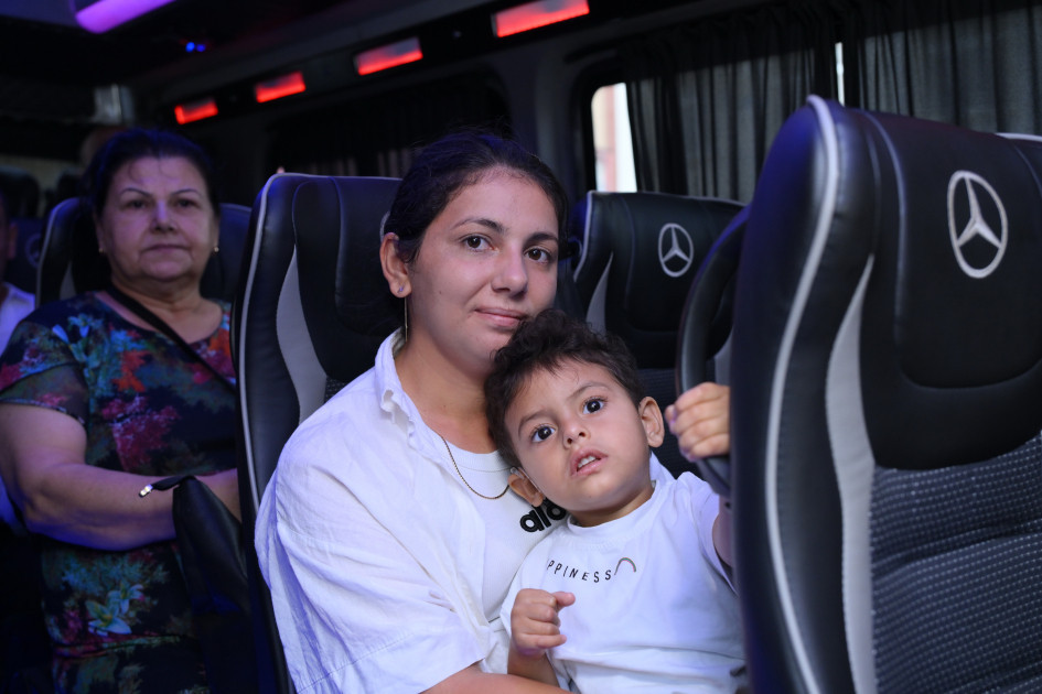 Ağdam rayonunun Xıdırlı kəndinə növbəti köç karvanı yola salınıb<font color=red> - FOTOLAR</font>