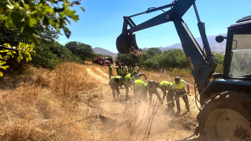 Şahbuz rayonunda meşəlik ərazidə yanğın-taktiki  təlim keçirilib<font color=red> - FOTOLAR</font>