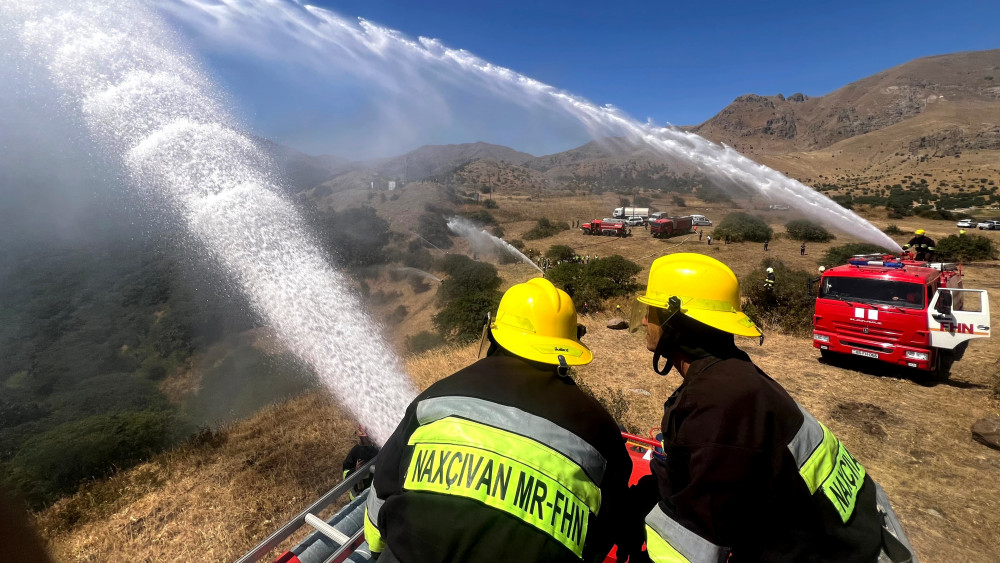 Şahbuz rayonunda meşəlik ərazidə yanğın-taktiki  təlim keçirilib<font color=red> - FOTOLAR</font>