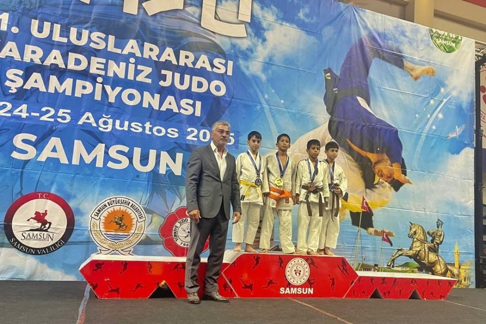 Naxçıvanlı cüdoçular Türkiyədə keçirilən beynəlxalq turniri uğurla tamamlayıblar<font color=red> - FOTOLAR</font>