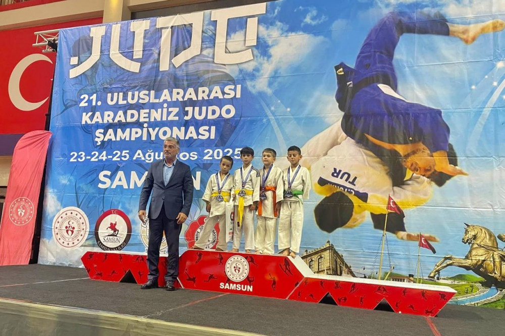 Naxçıvanlı cüdoçular Türkiyədə keçirilən beynəlxalq turniri uğurla tamamlayıblar<font color=red> - FOTOLAR</font>