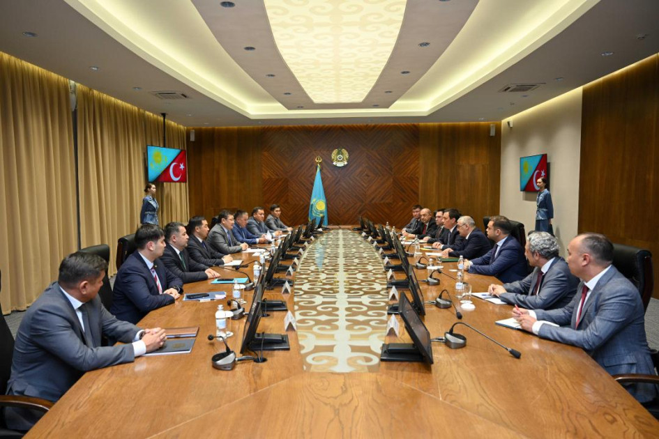 Türkiyə şirkəti Qazaxıstanda dəmir yolu ötürücüləri inşa edəcək<font color=red> - FOTOLAR</font>