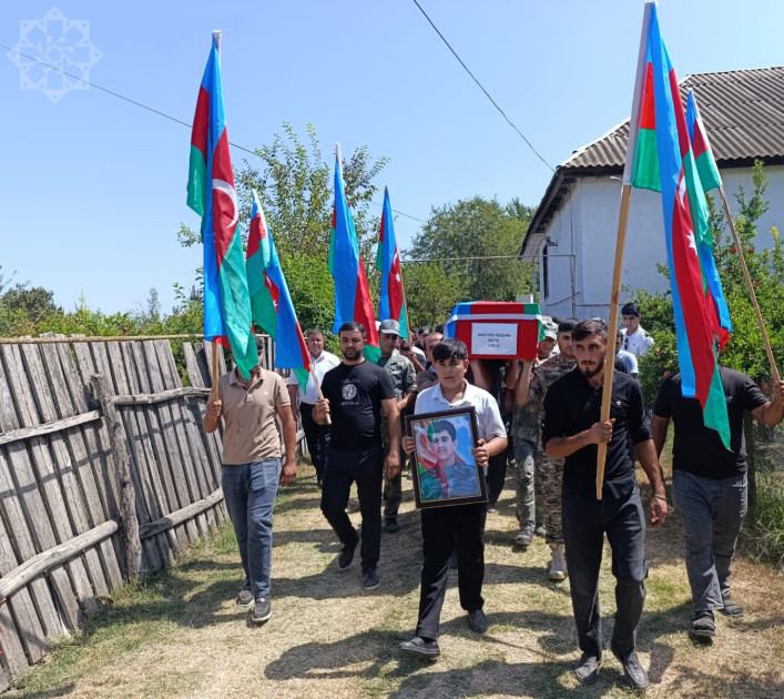 Birinci Qarabağ müharibəsinin itkin şəhidi Rizvan Hacıyev Kürdəmirdə dəfn edilib<font color=red> - FOTOLAR</font>