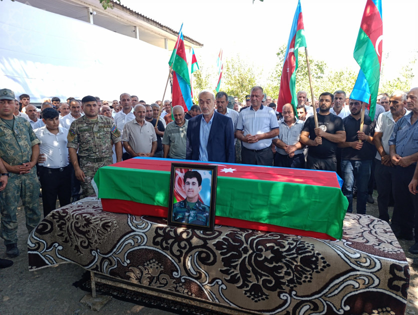 Birinci Qarabağ müharibəsinin itkin şəhidi Rizvan Hacıyev Kürdəmirdə dəfn edilib<font color=red> - FOTOLAR</font>