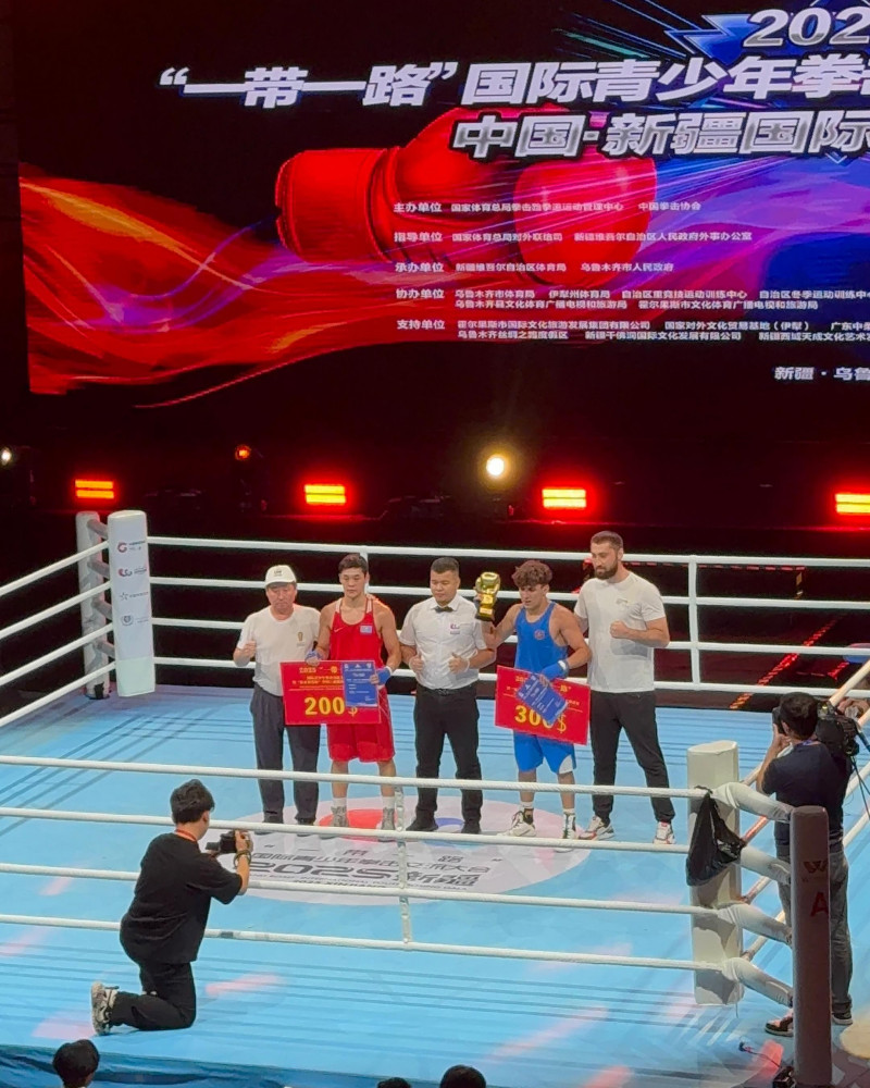 Naxçıvanlı boksçu Çində beynəlxalq turnir qalibi olub<font color=red> - FOTOLAR</font>