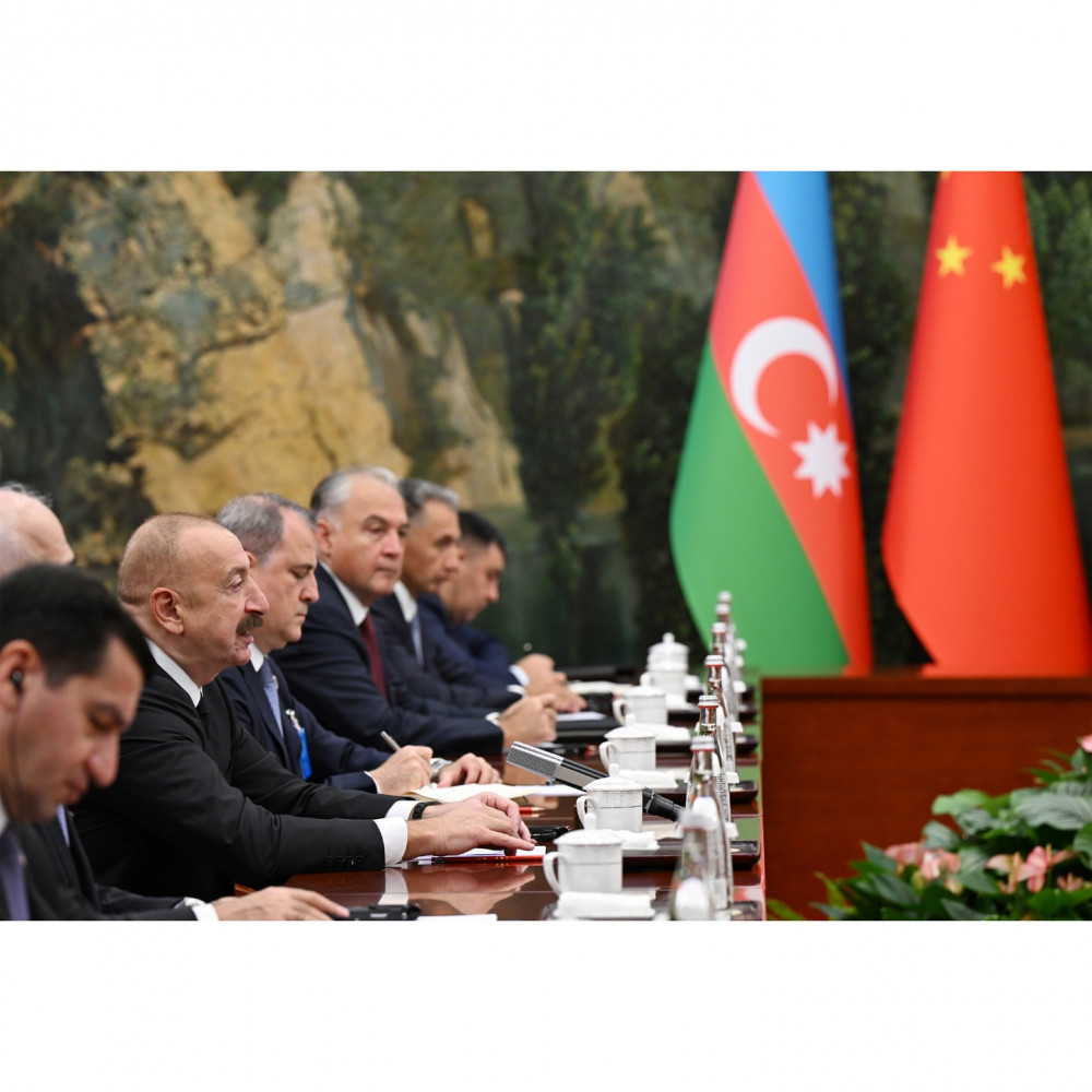 Tiencin şəhərində Azərbaycan Prezidenti İlham Əliyevin Çinin Sədri Si Cinpin ilə görüşü olub<font color=red> - FOTOLAR</font>