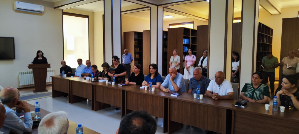 Naxçıvan radiosunun əməkdaşı Təranə Arifqızının “Keçidlər” kitabının təqdimatı olub<font color=red> - FOTOLAR</font>