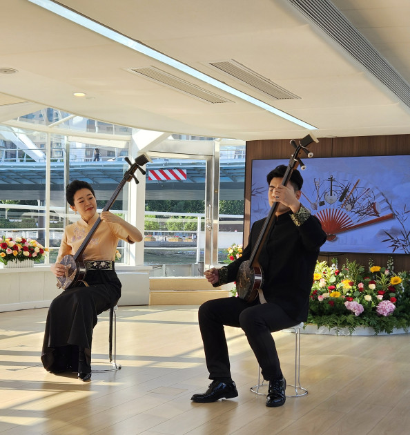 Birinci xanım Mehriban Əliyeva “ŞƏT plyus” formatında görüşə qatılan dövlət və hökumət başçılarının xanımları ilə birlikdə gəmi gəzintisində iştirak edib<font color=red> - FOTOLAR</font>