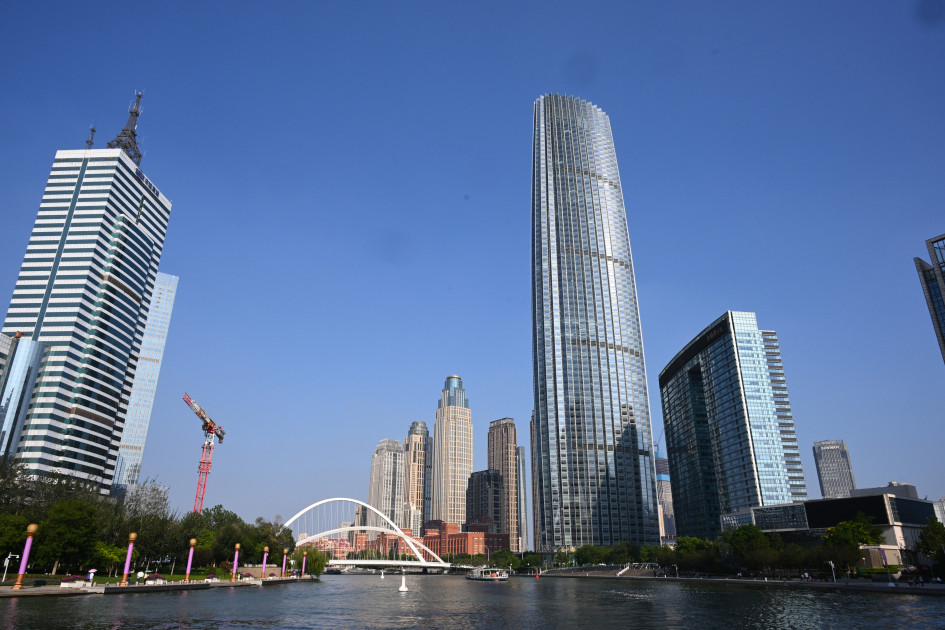 Birinci xanım Mehriban Əliyeva “ŞƏT plyus” formatında görüşə qatılan dövlət və hökumət başçılarının xanımları ilə birlikdə gəmi gəzintisində iştirak edib<font color=red> - FOTOLAR</font>