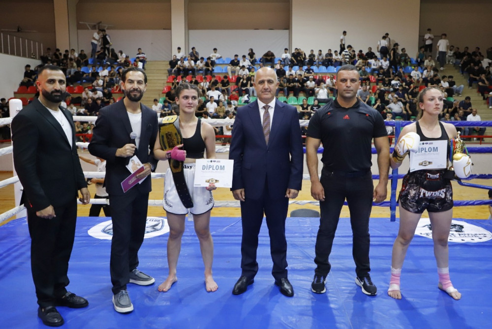 Naxçıvan şəhərində kikboks üzrə döyüş gecəsi keçirilib <font color=red> - FOTOLAR</font>