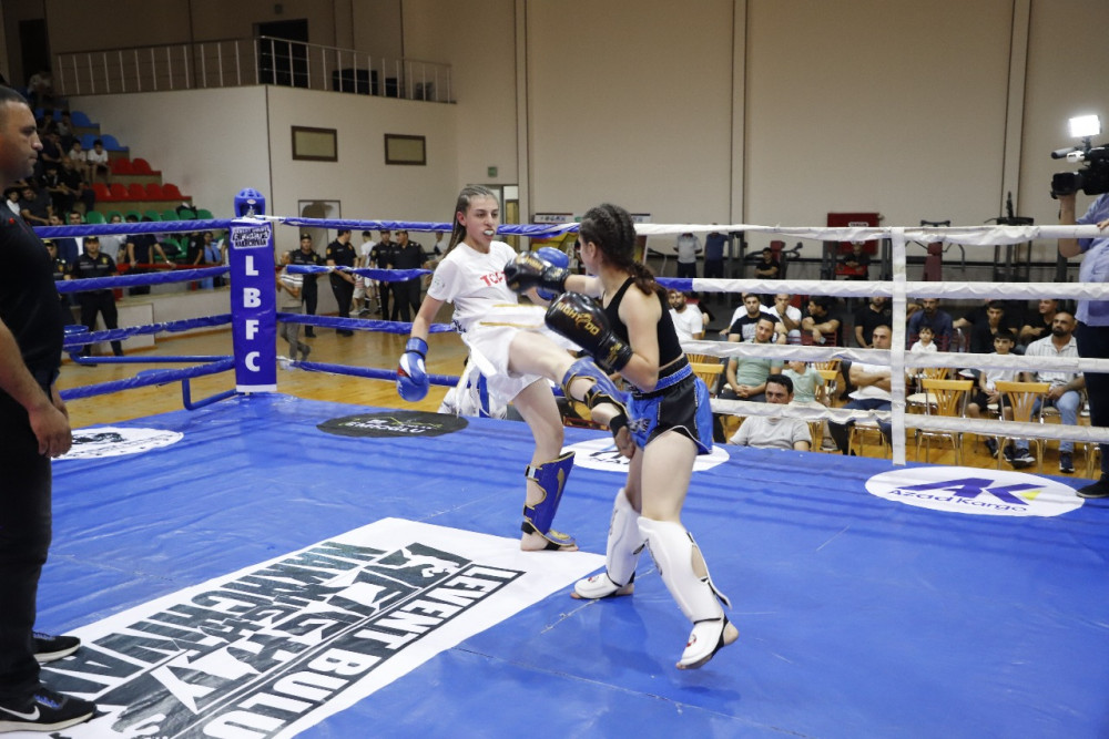 Naxçıvan şəhərində kikboks üzrə döyüş gecəsi keçirilib <font color=red> - FOTOLAR</font>