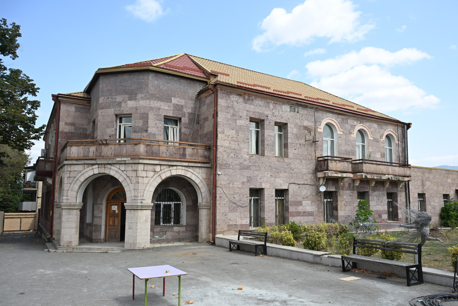 Xankəndidə qondarma rejimin “XİN”inin binasının söküntüsünə başlanılıb<font color=red> - FOTOLAR</font>