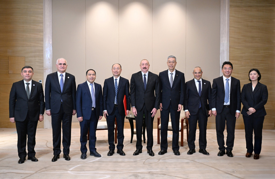 Prezident İlham Əliyev Tiencin şəhərində “China National Chemical Engineering” şirkətinin sədri ilə görüşüb<font color=red> - FOTOLAR</font>