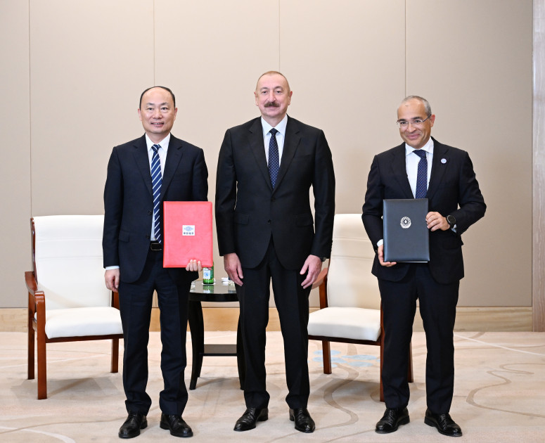 Prezident İlham Əliyev Tiencin şəhərində “China National Chemical Engineering” şirkətinin sədri ilə görüşüb<font color=red> - FOTOLAR</font>