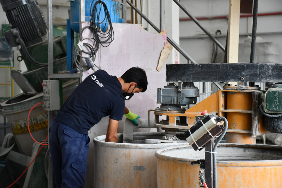 Azərbaycan Özbəkistana elektrod ixracına başlayıb<font color=red> - FOTOLAR</font>