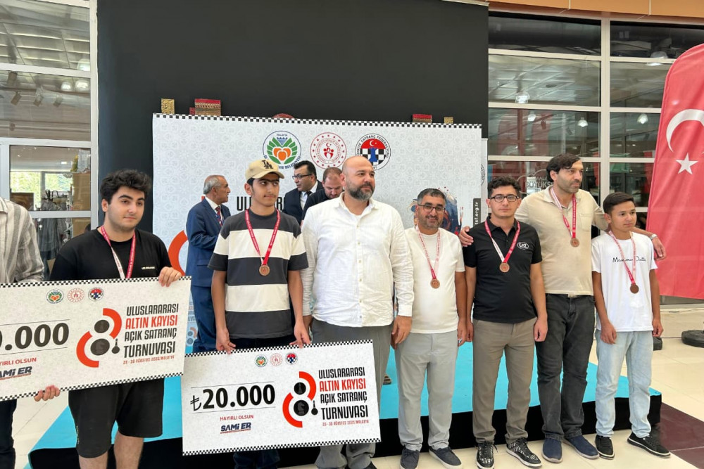 Naxçıvan şahmatçıları Malatyada uğur qazanıblar<font color=red> - FOTOLAR</font>