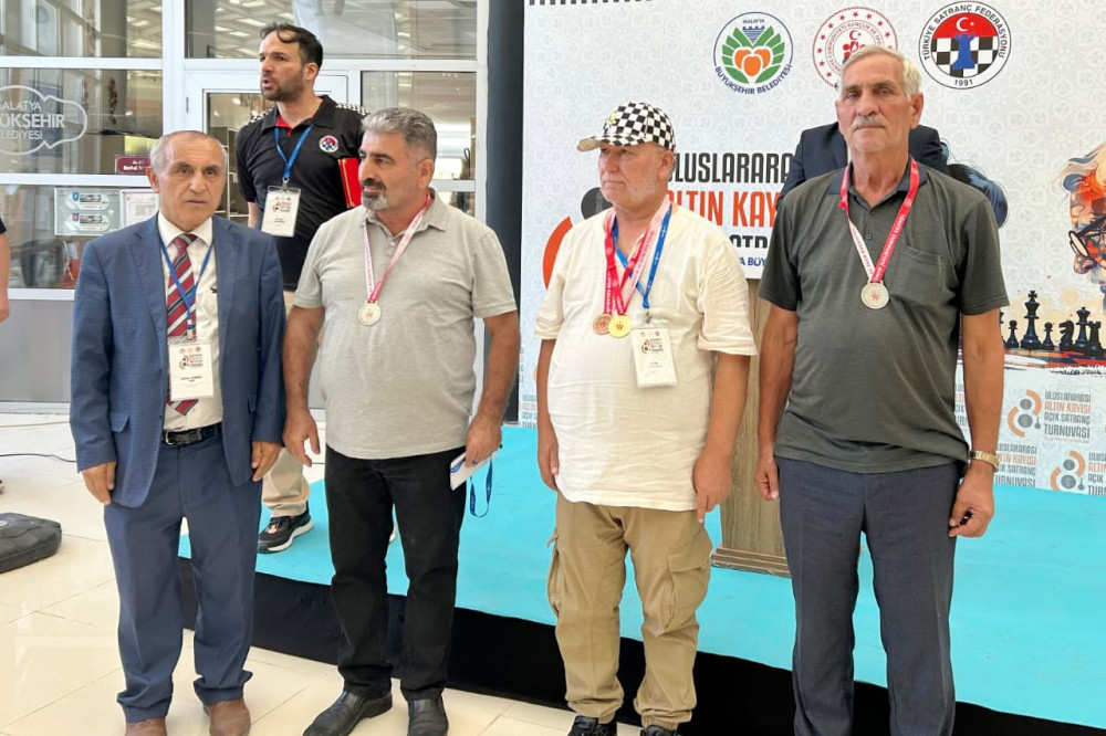 Naxçıvan şahmatçıları Malatyada uğur qazanıblar<font color=red> - FOTOLAR</font>