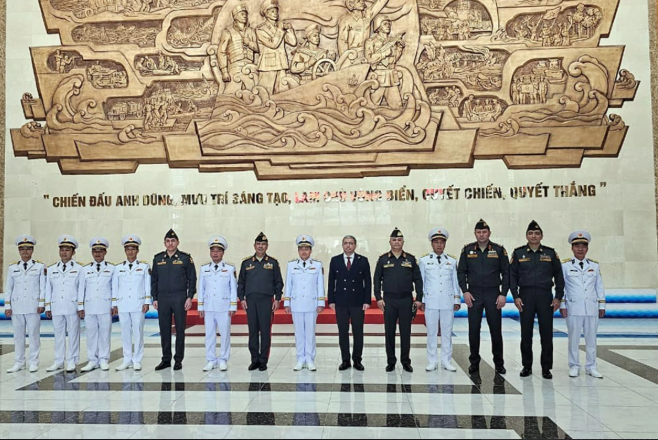 Zakir Həsənov Vyetnam HDQ Komandanlığında olub<font color=red> - FOTOLAR</font>