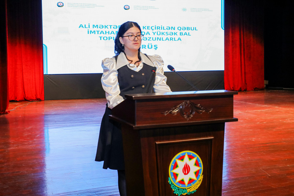 Naxçıvanda qəbul imtahanında yüksək nəticə  göstərmiş məzunlarla görüş keçirilib<font color=red> - FOTOLAR</font>