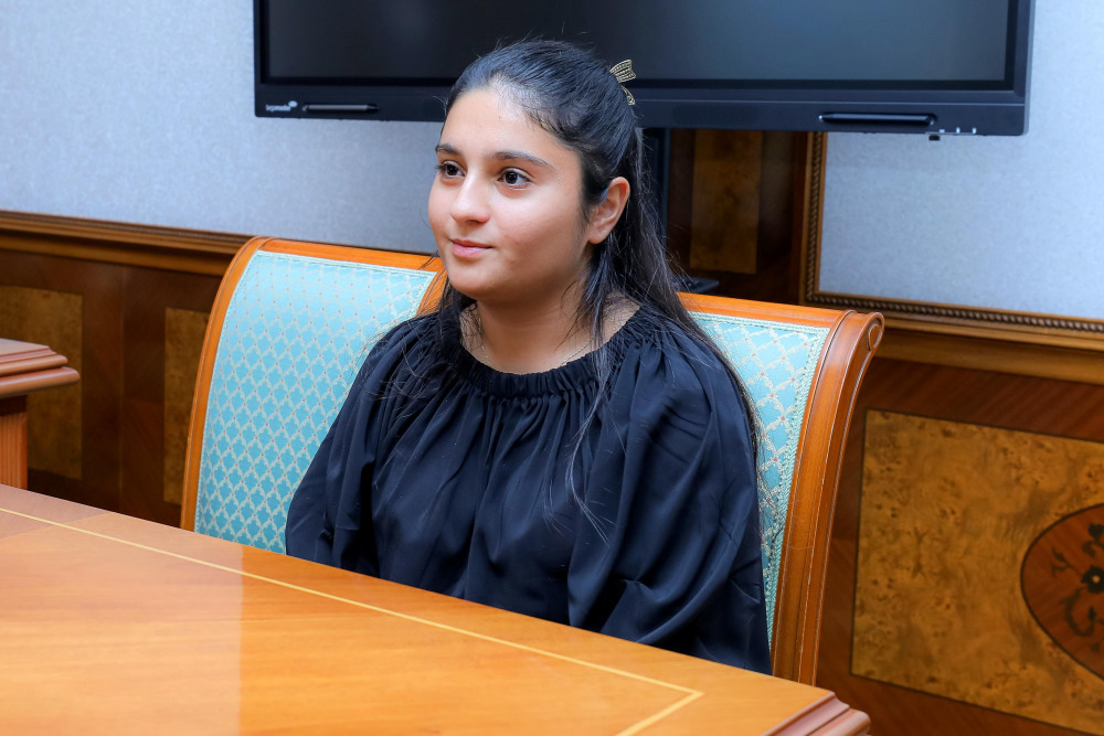 Səlahiyyətli nümayəndə şəhid övladını ali məktəbə qəbul olunması münasibətilə təbrik edib<font color=red> - FOTOLAR</font>