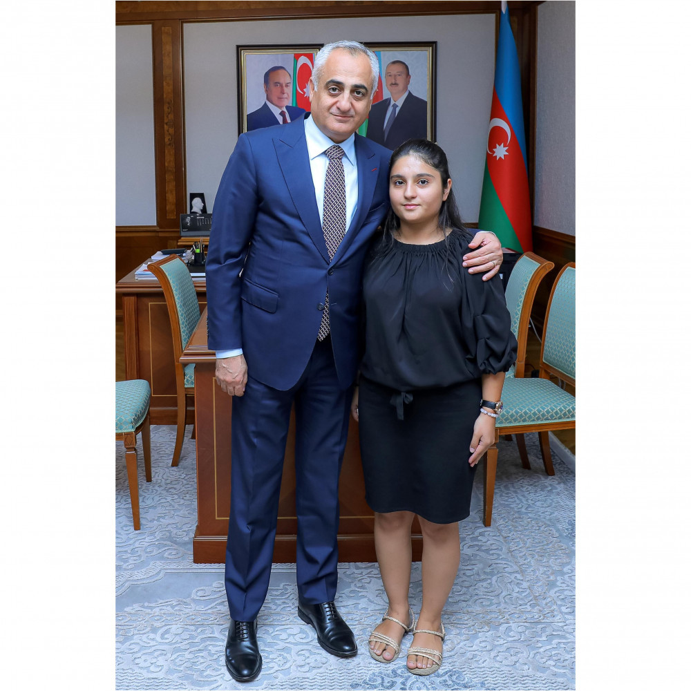 Səlahiyyətli nümayəndə şəhid övladını ali məktəbə qəbul olunması münasibətilə təbrik edib<font color=red> - FOTOLAR</font>
