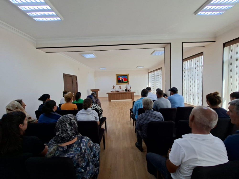 Sədərək rayonunda borclularla profilaktiki görüş keçirilib<font color=red> - FOTOLAR</font>