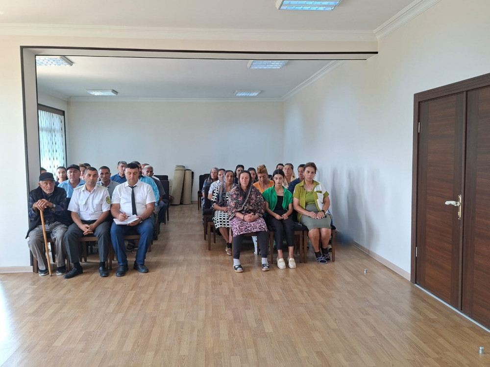 Sədərək rayonunda borclularla profilaktiki görüş keçirilib<font color=red> - FOTOLAR</font>