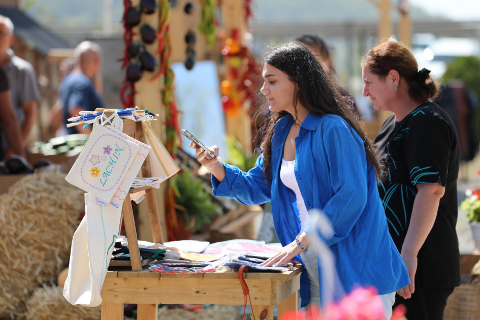 “Laçın həftə bazarı” yerli məhsulların nümunəvi təqdimat məkanına çevrilib<font color=red> - FOTOLAR</font>
