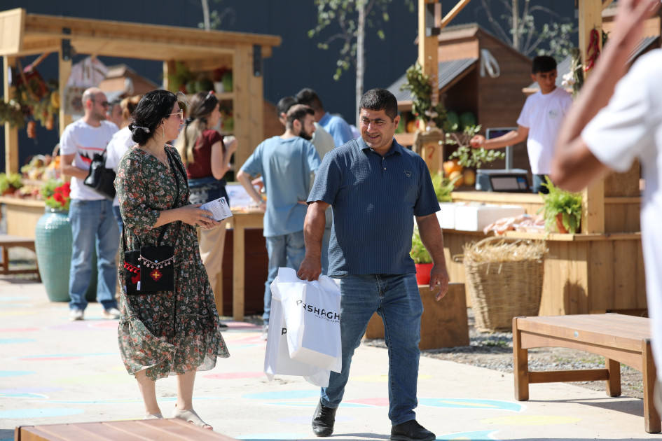 “Laçın həftə bazarı” yerli məhsulların nümunəvi təqdimat məkanına çevrilib<font color=red> - FOTOLAR</font>