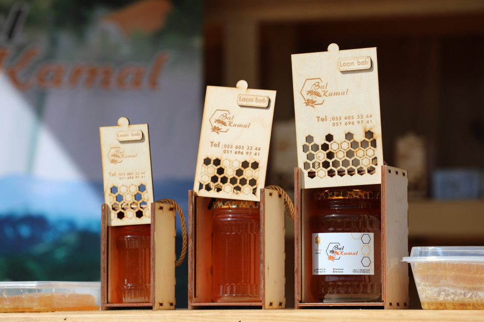 “Laçın həftə bazarı” yerli məhsulların nümunəvi təqdimat məkanına çevrilib<font color=red> - FOTOLAR</font>