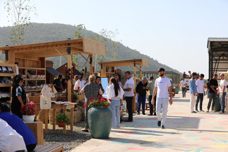 “Laçın həftə bazarı” yerli məhsulların nümunəvi təqdimat məkanına çevrilib<font color=red> - FOTOLAR</font>