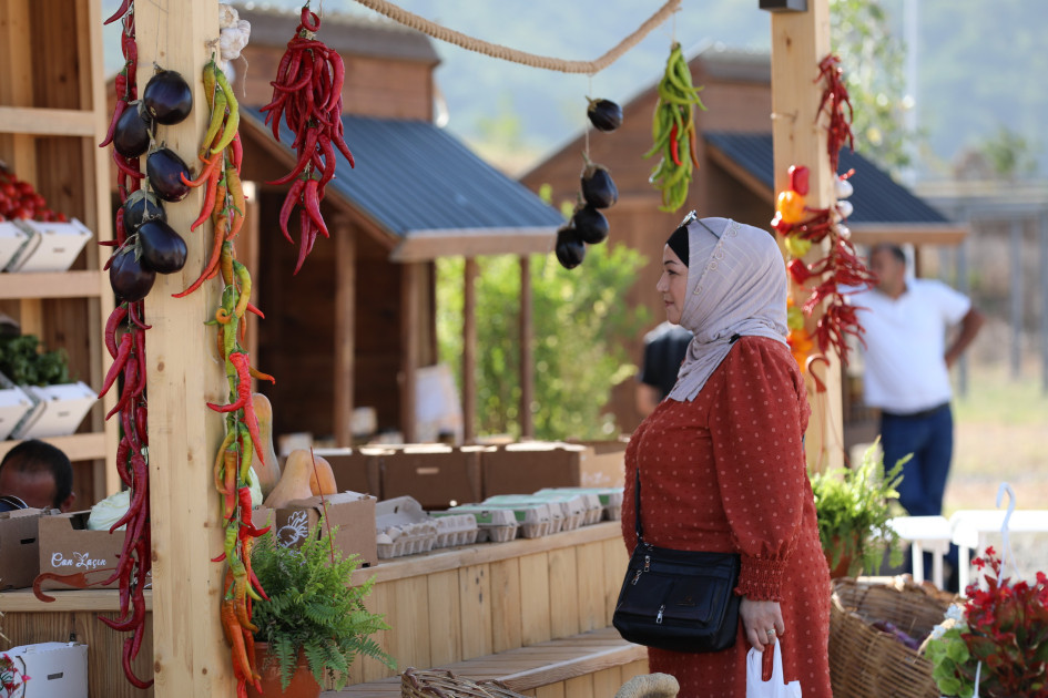 “Laçın həftə bazarı” yerli məhsulların nümunəvi təqdimat məkanına çevrilib<font color=red> - FOTOLAR</font>