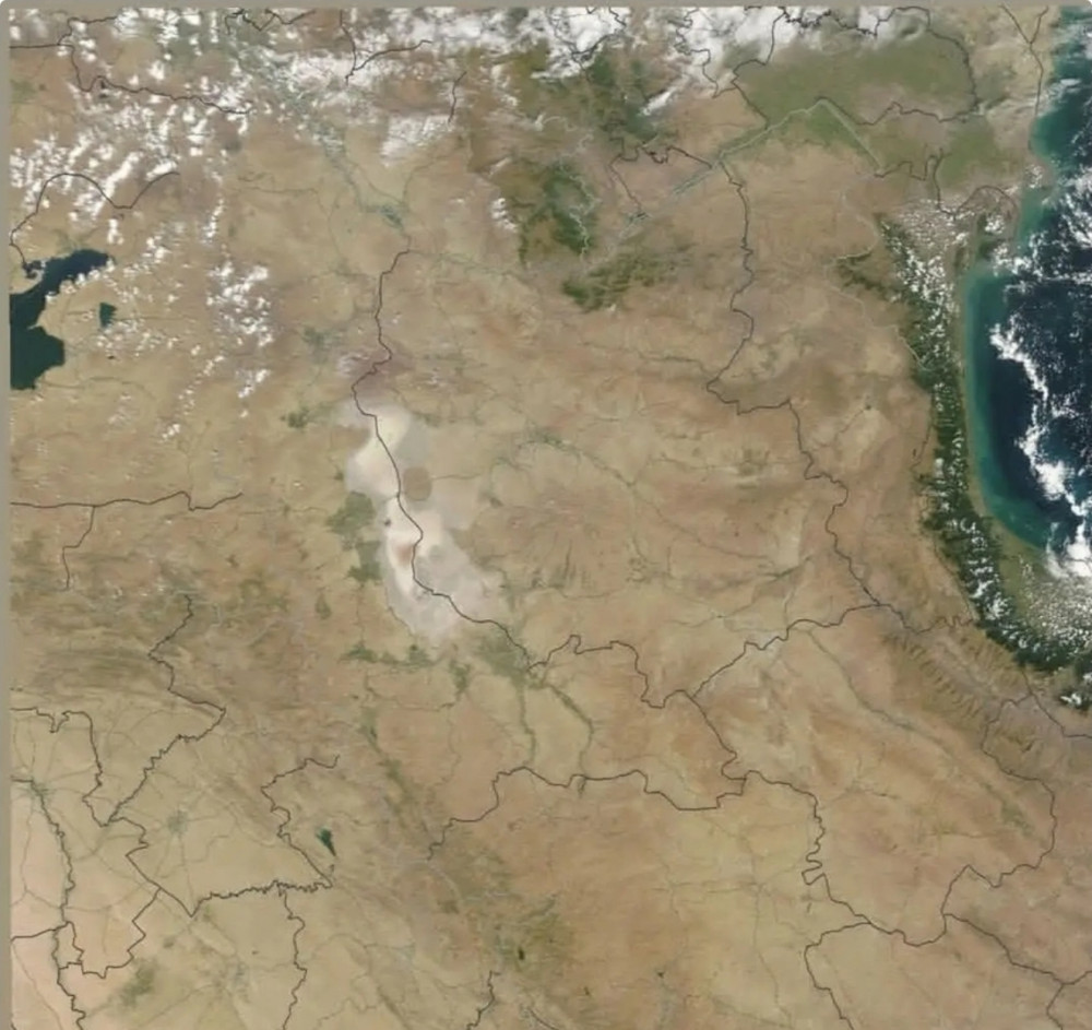 Urmiya gölü tamamilə quruyub<font color=red> - FOTOLAR</font>