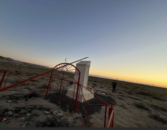 ABŞ səfirliyinin müşaviri AZAL təyyarəsinin qəzaya uğradığı yeri ziyarət edib<font color=red> - FOTOLAR</font>