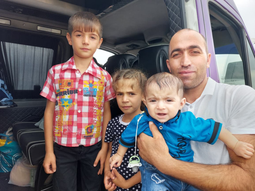 Növbəti köç karvanı Ağdərənin Vəngli kəndinə çatıb <font color='red'> - YENİLƏNİB</font><font color=red> - FOTOLAR</font>