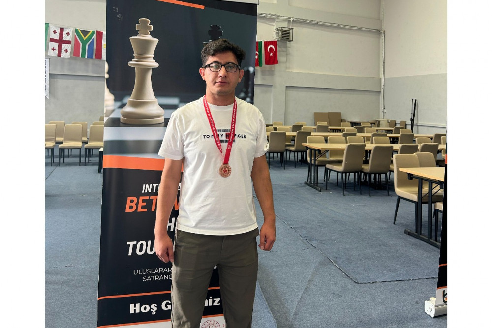 Naxçıvanlı şahmatçılar Bitlisdə keçirilən beynəlxalq turnirdə iştirak ediblər<font color=red> - FOTOLAR</font>