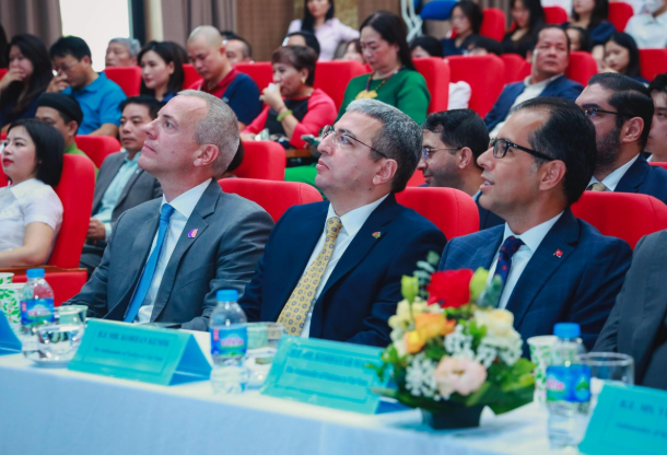 Azərbaycan və Vyetnam arasında turizm əməkdaşlığı müzakirə olunub<font color=red> - FOTOLAR</font>