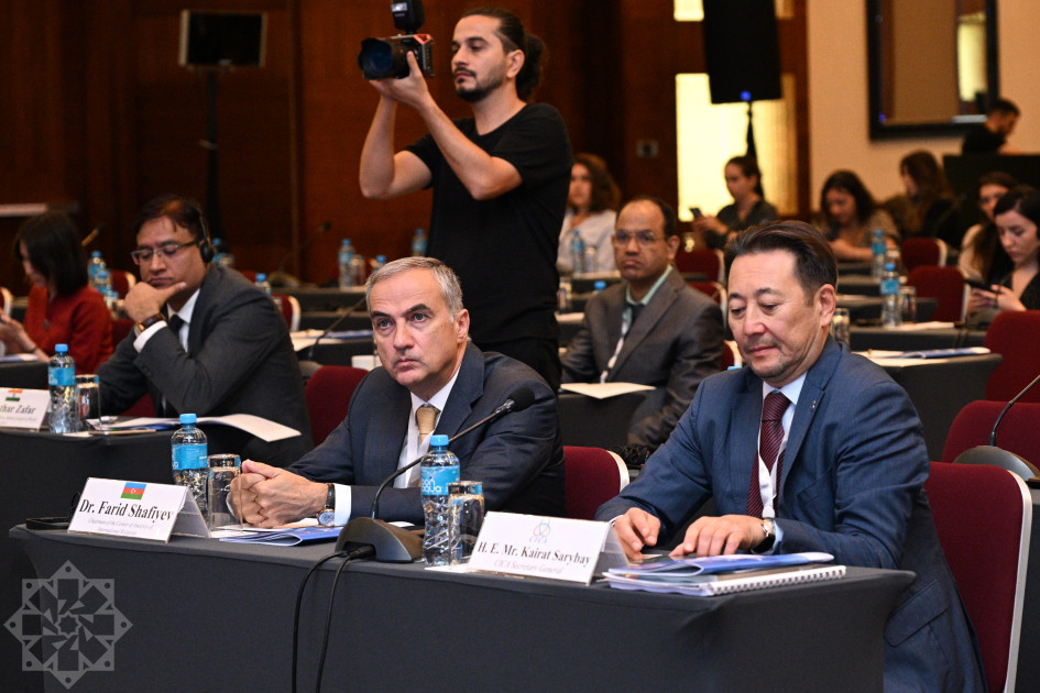 AQEM-in Beyin Mərkəzləri Forumunun 13-cü sessiyası ikinci günündə işini iclaslarla davam etdirir <font color=red> - FOTOLAR</font>