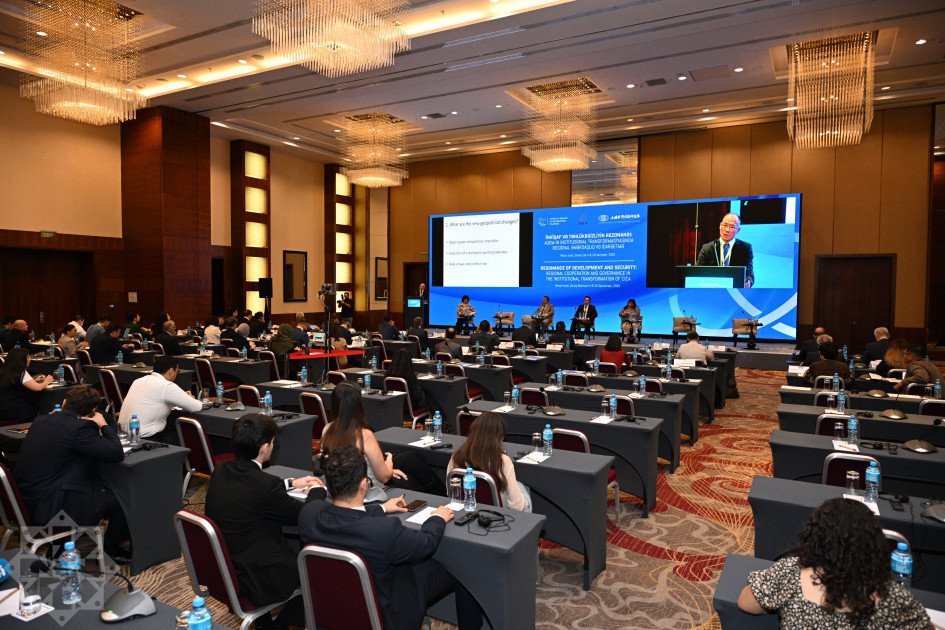 AQEM-in Beyin Mərkəzləri Forumunun 13-cü sessiyası ikinci günündə işini iclaslarla davam etdirir <font color=red> - FOTOLAR</font>